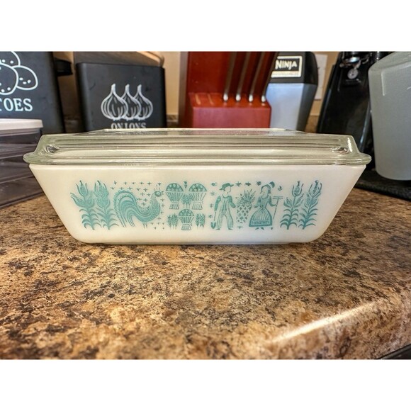 Vintage Pyrex Turquoise Butter Print Country Amish Dish w/Lid 1.5 qt. 503 - Picture 1 of 8